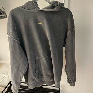 Iets Fran’s grey hoodie